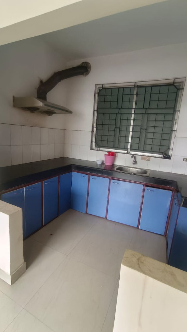 Unfurnished 4bhk in Fakharuddin Ali Ahmed Road, Barbari Village, Guwahati, Assam, India for Rent